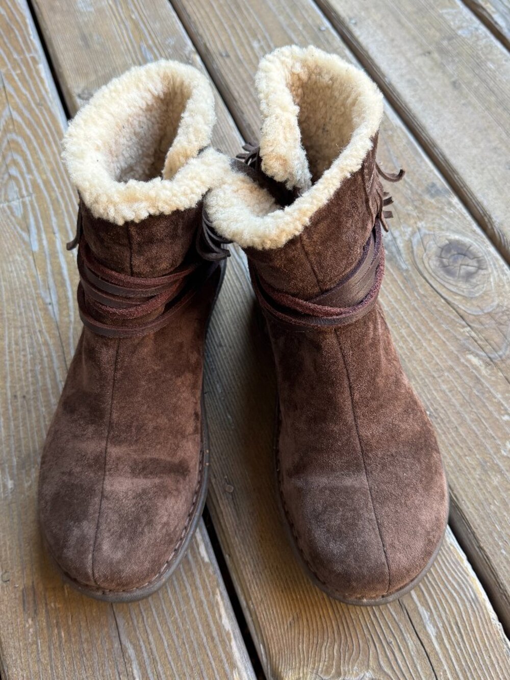 UGG Cocoa Brown Gaviota Suede Fringe Tie Boots Sheepskin in Women's 8 #5749